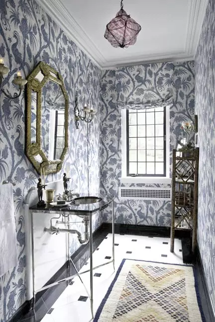 powder bath wallpapering